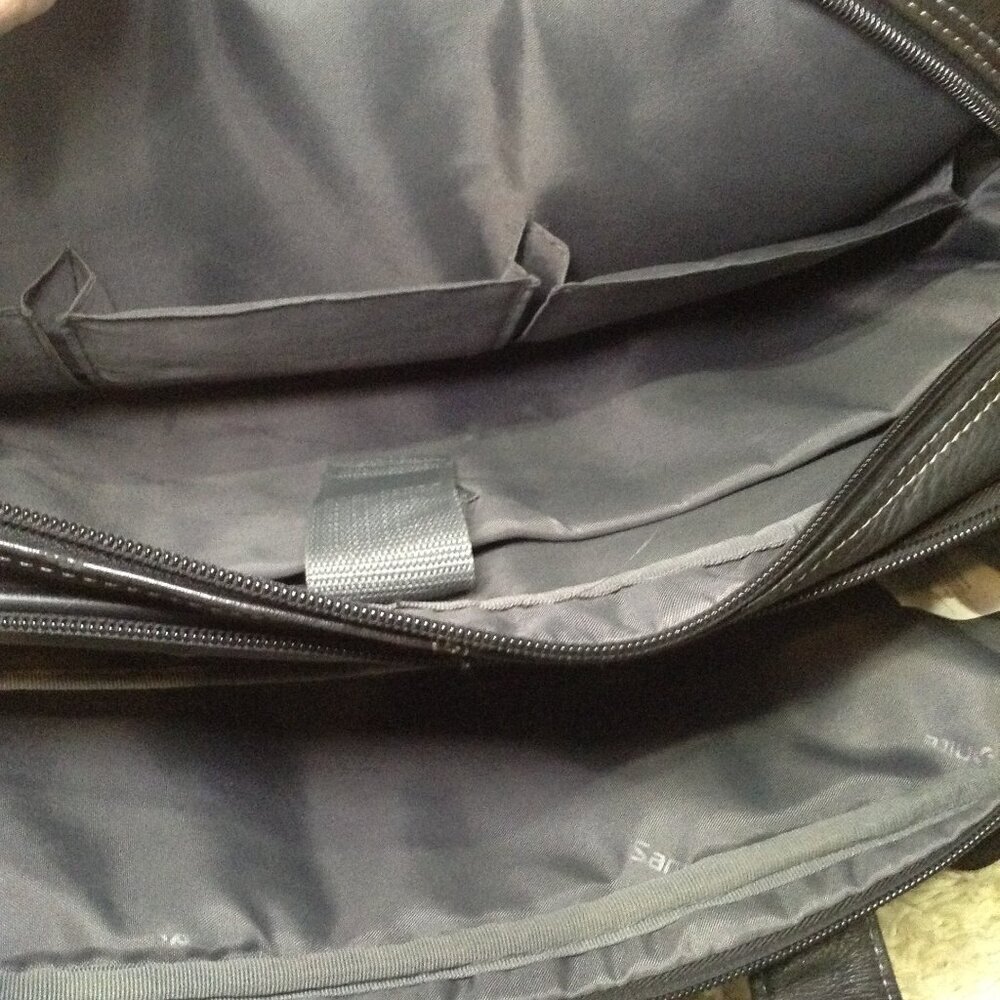 Samsonite UNISEX Attaché Case. Professional, Collegiate, Preppy, Wall Street - Picture 6 of 9